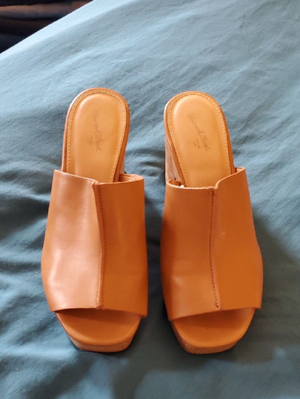 Universal Thread Slide Mule Sandal